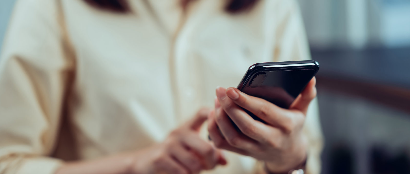 Closeup Young Woman Hand Holding Smartphone Chatting With Friends Social Network